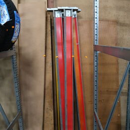 Vestsjællands Autodele ApS *Holbæk - Del 2 - Butiksinventar - Lagerreoler - Gaffeltruck m.m.*