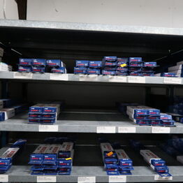 Vestsjællands Autodele ApS *Holbæk - Del 2 - Butiksinventar - Lagerreoler - Gaffeltruck m.m.*