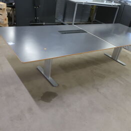 Montana reoler, Paustian, Fritz hansen, tatovør butik, borde, stole m.m. - Sorø