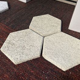 BYGGEMATERIALER, akustikpaneler, lister, troldtekt, træbeton, skruer mm.