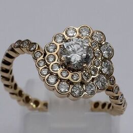 Klassiske smykker, solitaire ringe, halskæder med diamanter og tennisarmbånd i 14 kt guld