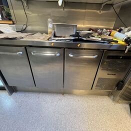 Burger Shack Carlsbergbyen *Storkøkken, restaurantmøbler m.v.*