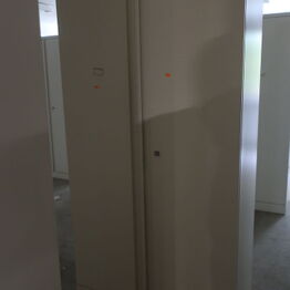 Overskud fra Universitet - del 2 *Laboratorieudstyr, Kontormøbler, Hårdehvidevarer m.v.*