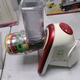 Køkkenudstyr, møbler, teknik, m.m. **MOMSFRI**