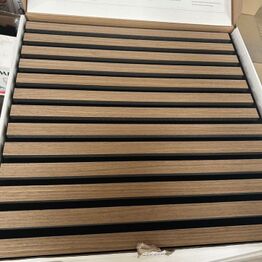 Byggematerialer, Gulv, Akustik auktion, akustikpaneler, akustikfliser, skruer mm. i forskellige størrelser