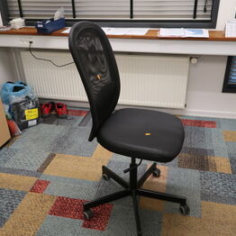 Banke ApS *Del 3 - Kontorinventar & Elektronik m.m.*