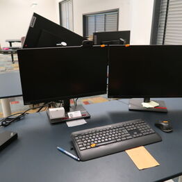 Banke ApS *Del 3 - Kontorinventar & Elektronik m.m.*