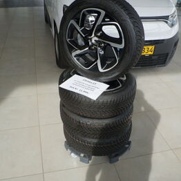 Automobilhuset Randers A/S Del 2 *Varelager - Udstillingsmøbler - Kaffemaskine - M.V.*