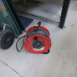 Nordisk Glas A/S *Del 2 - Driftsmidler & Varelager*