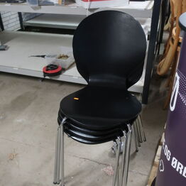 2Ø ApS - Butiksinventar m.v. fra brillebutikker