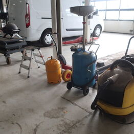 Automobilhuset Randers A/S Del 1 *Varebiler - Afbalanceringsapparat - Svejsere - M.V.*