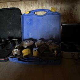 Container med Værktøj, Cementblander m.m.