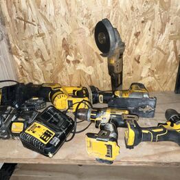 Container med Værktøj, Cementblander m.m.