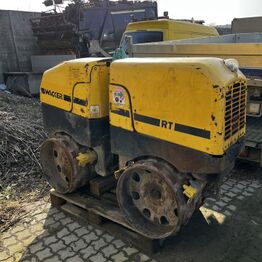 Entreprenørmaskiner, stillads, container mv.