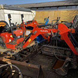 Entreprenørmaskiner, stillads, container mv.