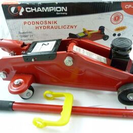 Samleauktion over værktøj, kontorstole, husholdningsapparater m.v.