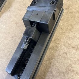 Metalbearbejdnings værktøj fra LJ Maskinteknik A/S