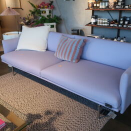 ByFlou.com ApS *Drejøvej Del 1 - Designmøbler, lamper, kunst m.v.*