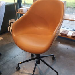 ByFlou.com ApS *Drejøvej Del 1 - Designmøbler, lamper, kunst m.v.*