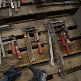 Overskudsauktion over Murermester Martin Riise ApS *Teleskoplæsser - Trailer - Værktøj - Container*