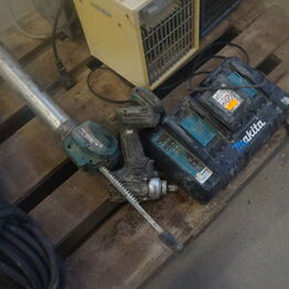 Overskudsauktion over Murermester Martin Riise ApS *Teleskoplæsser - Trailer - Værktøj - Container*