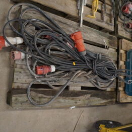 Overskudsauktion over Murermester Martin Riise ApS *Teleskoplæsser - Trailer - Værktøj - Container*