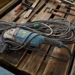 Overskudsauktion over Murermester Martin Riise ApS *Teleskoplæsser - Trailer - Værktøj - Container*