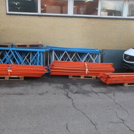 Pallereoler bestående af 28 stk. stiger samt 74 stk. vanger