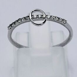 "Tidløse guldsmykker - Ringe i hvidguld og guld med naturlige diamanter og ferskvandsperler"