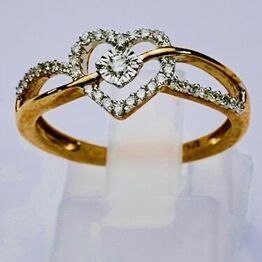 "Tidløse guldsmykker - Ringe i hvidguld og guld med naturlige diamanter og ferskvandsperler"