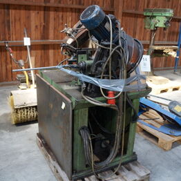 Auktion over diverse maskiner - Hou