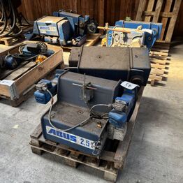 Auktion over diverse maskiner - Hou