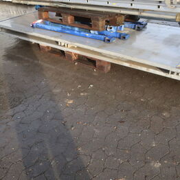 Zøllner A/S *GPS udstyr fra TRIMBLE, Graveskovle, Containere m.v.*