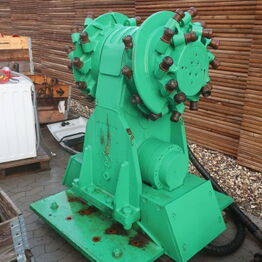 Zøllner A/S *GPS udstyr fra TRIMBLE, Graveskovle, Containere m.v.*