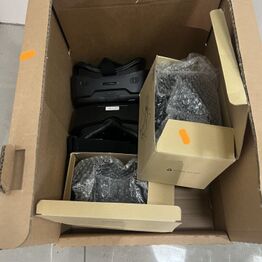 LYNAUKTION - OnePhone Randers *Mobilcovers, butiksinventar m.v*