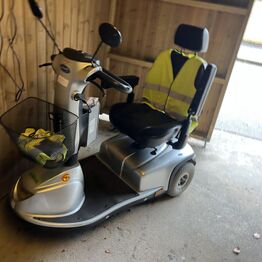 Neurocenter Østerskoven *Hjælpemidler, Designmøbler, Kontorinventar, Storkøkken, Vaskeri m.v.*