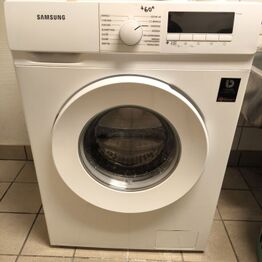 AMU Vest "Del 11" - Førstehjælp og Rengøring