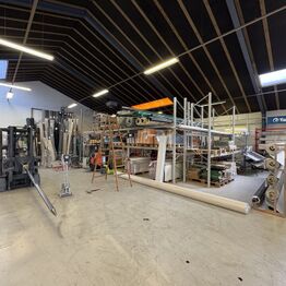 Hoka Tæpper og Gulve Sønderborg A/S *Del 3 - Værktøj - Truck/Stabler - Lagerinventar*