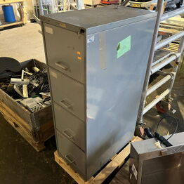 Overskudsauktion NYKØBING FALSTER - Bl.a. VÆRKTØJ - MASKINER - VARELAGER