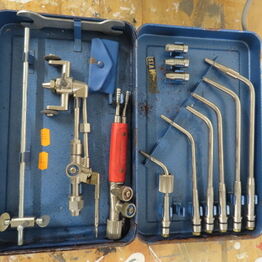 Overskudsauktion NYKØBING FALSTER - Bl.a. VÆRKTØJ - MASKINER - VARELAGER