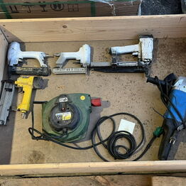 Overskudsauktion NYKØBING FALSTER - Bl.a. VÆRKTØJ - MASKINER - VARELAGER