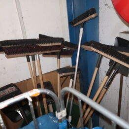 KEN Storkøkken A/S *Stabler, Pallereoler, Elektronik m.m.*