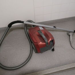 KEN Storkøkken A/S *Stabler, Pallereoler, Elektronik m.m.*