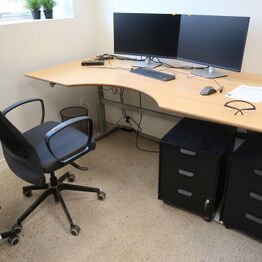 EF-V ApS *Værktøj - Varelager - Kontorinventar - Elektronik*