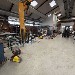 I.C. Nielsen VVS & Blik ApS *Del 4 - Driftsmidler - Varelager - Reservedele m.m.*