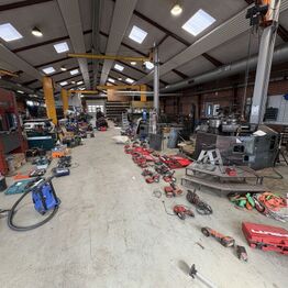 I.C. Nielsen VVS & Blik ApS *Del 4 - Driftsmidler - Varelager - Reservedele m.m.*