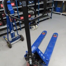 Vestsjællands Autodele ApS *Helsingør - Del 2 - Lagerinventar og løftevogne*