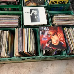 Designermøbler + Stor vinyl plade samling