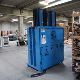 Fyns Hvidevare Levering ApS *Del 1 - Varebiler IVECO - Sækkevogne - Pappressere m.m.*