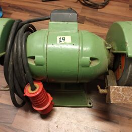 Havemaskiner, værktøj og påhængsmotorer (Momsfri)